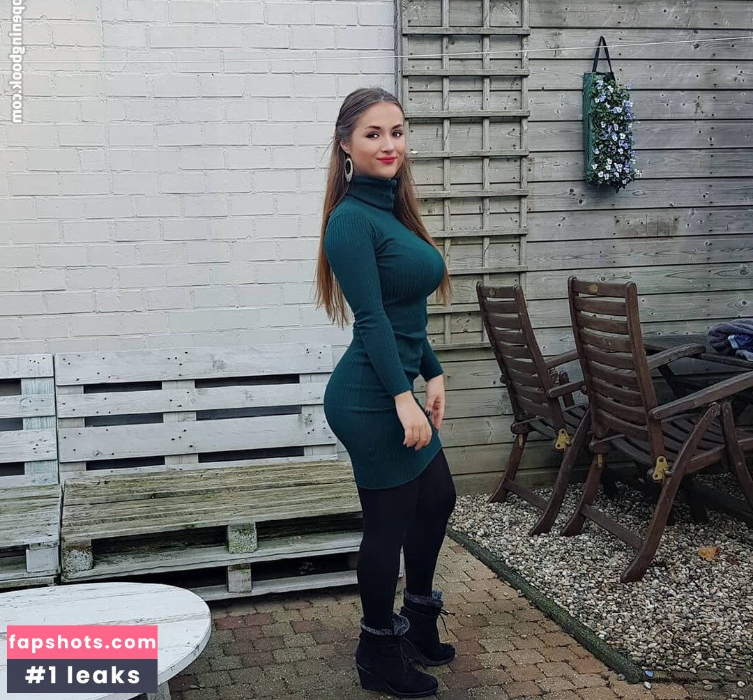 Esmeralda gallery photo #42