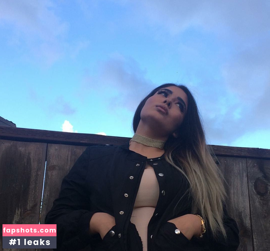 Esmeralda Quintero gallery photo #42