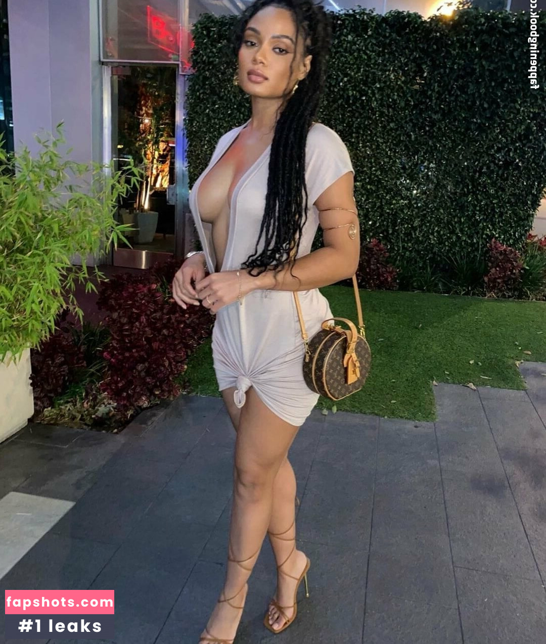 Essence Tatiana gallery photo #2