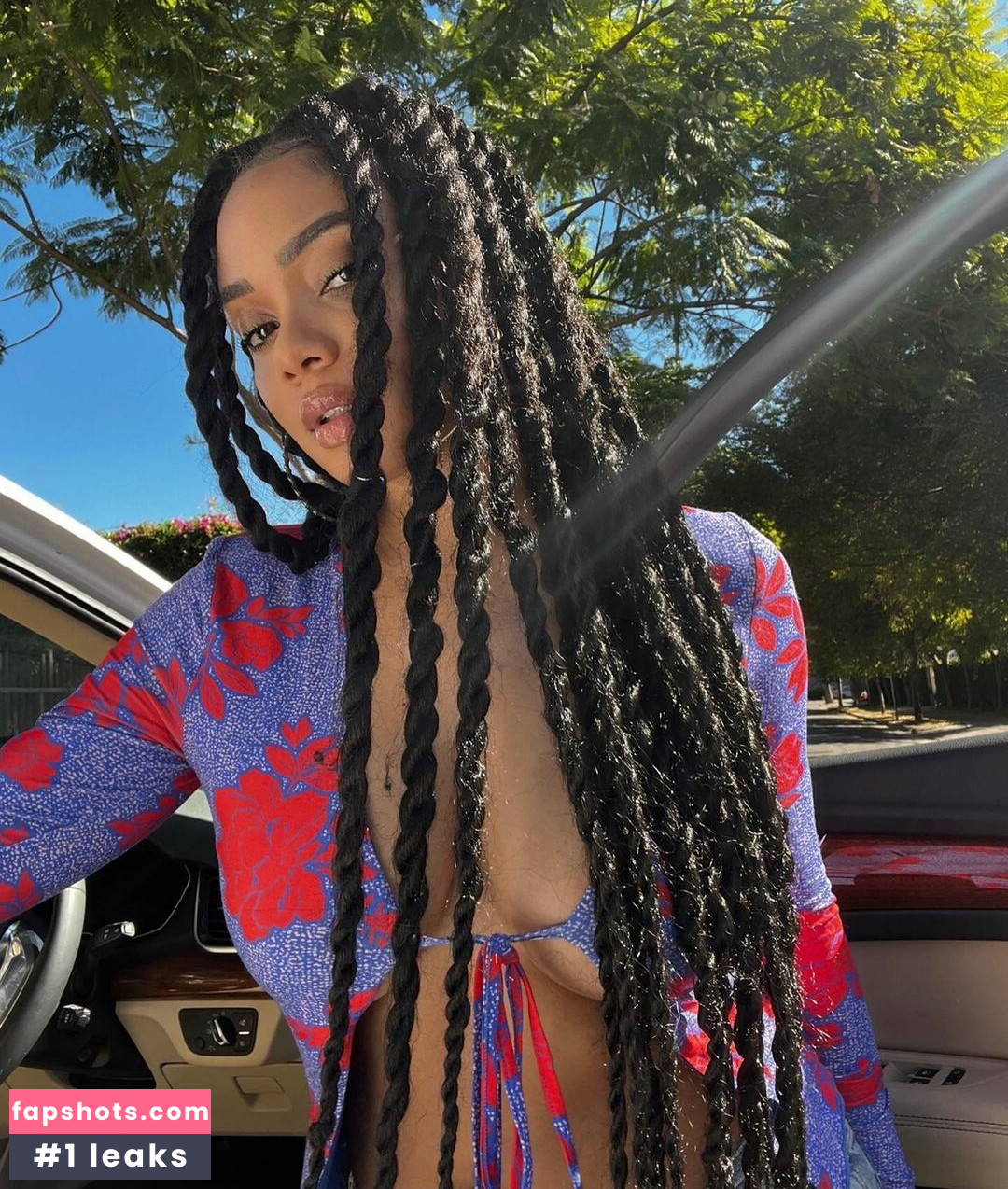 Essence Tatiana gallery photo #17