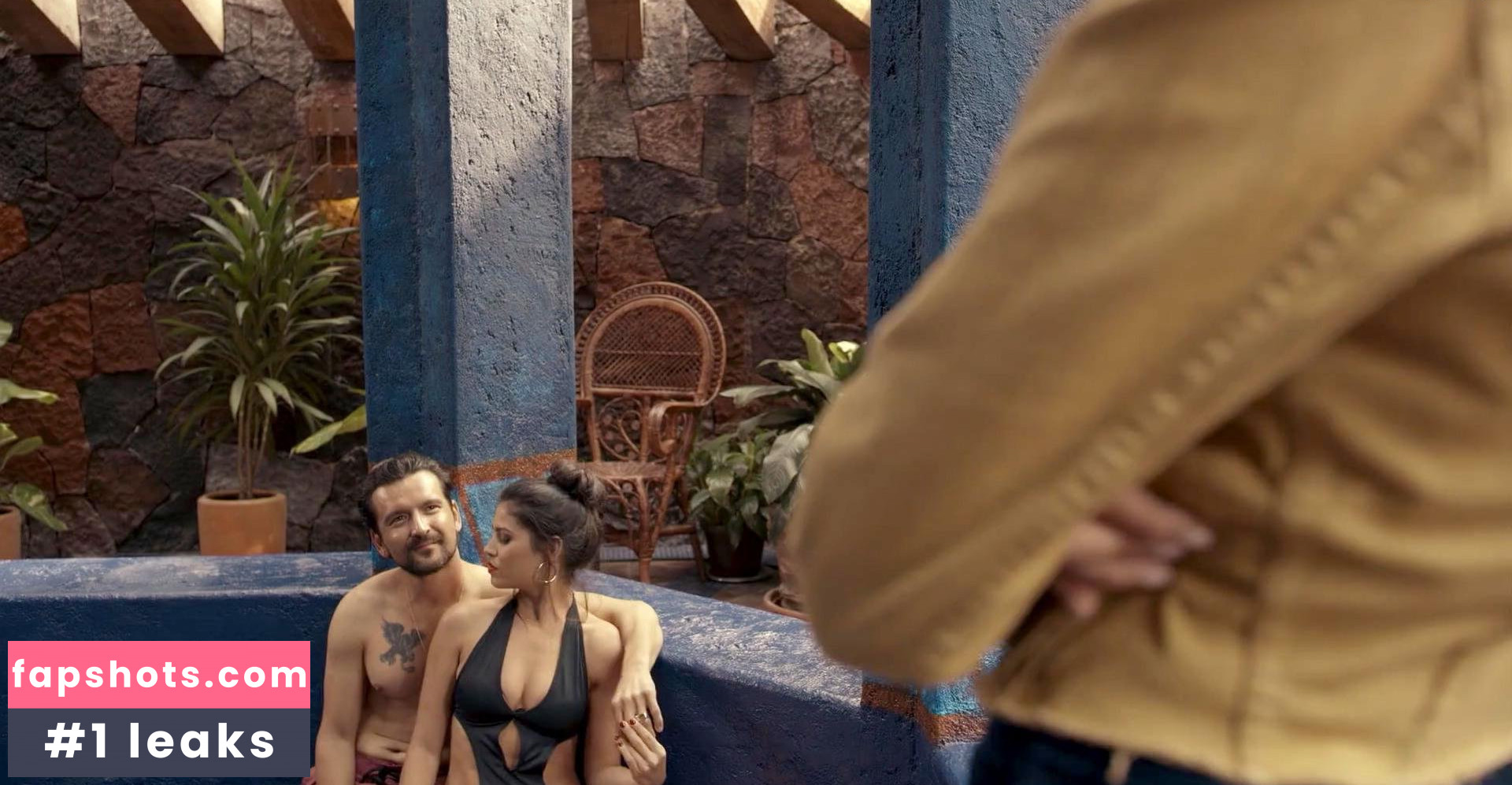 Essined Aponte nude babe gallery