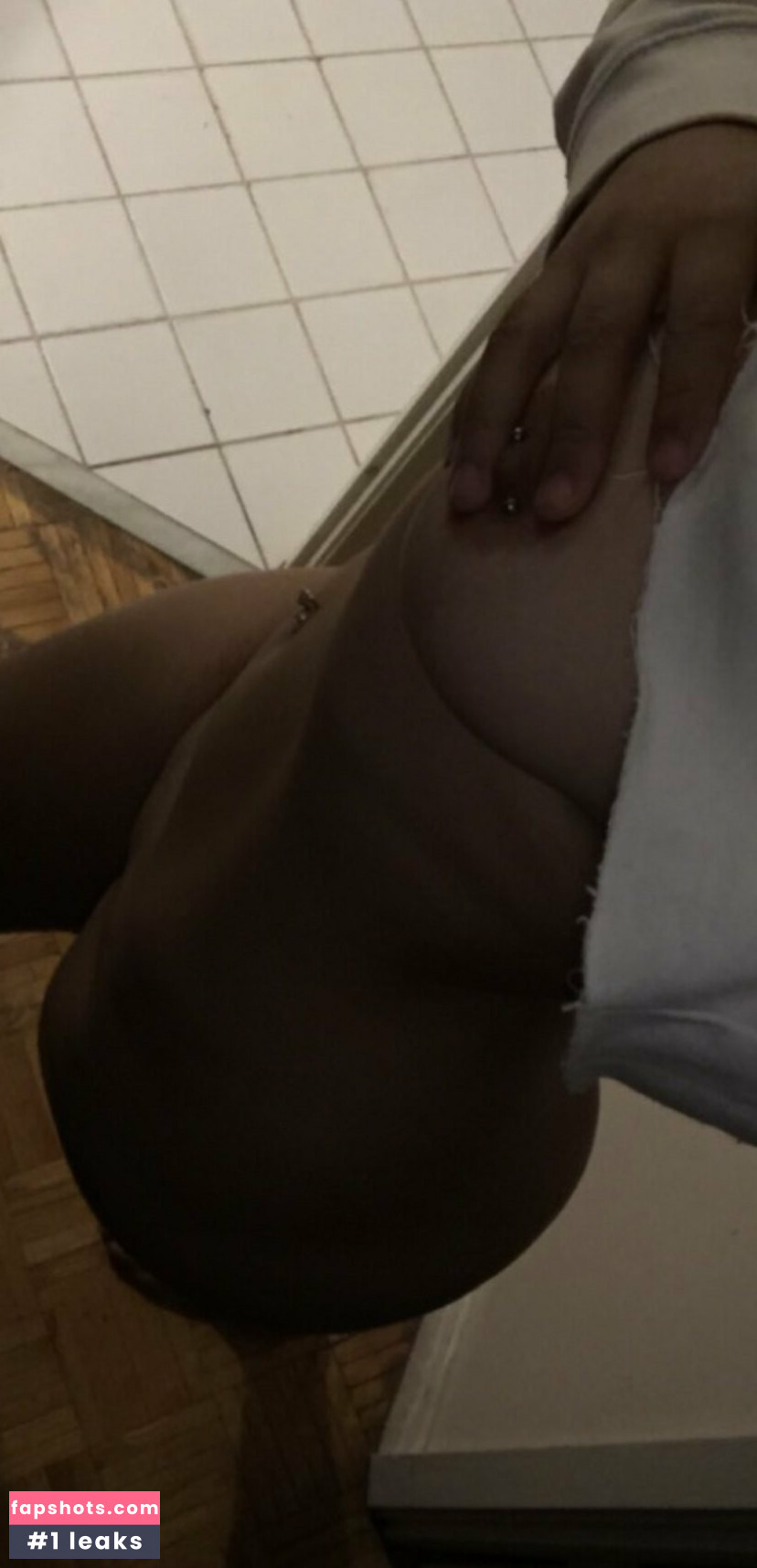 Estee Parede gallery photo #5