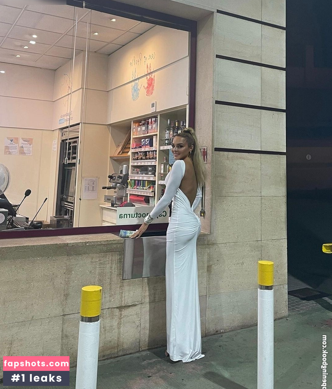 Estefania Küster gallery photo #10