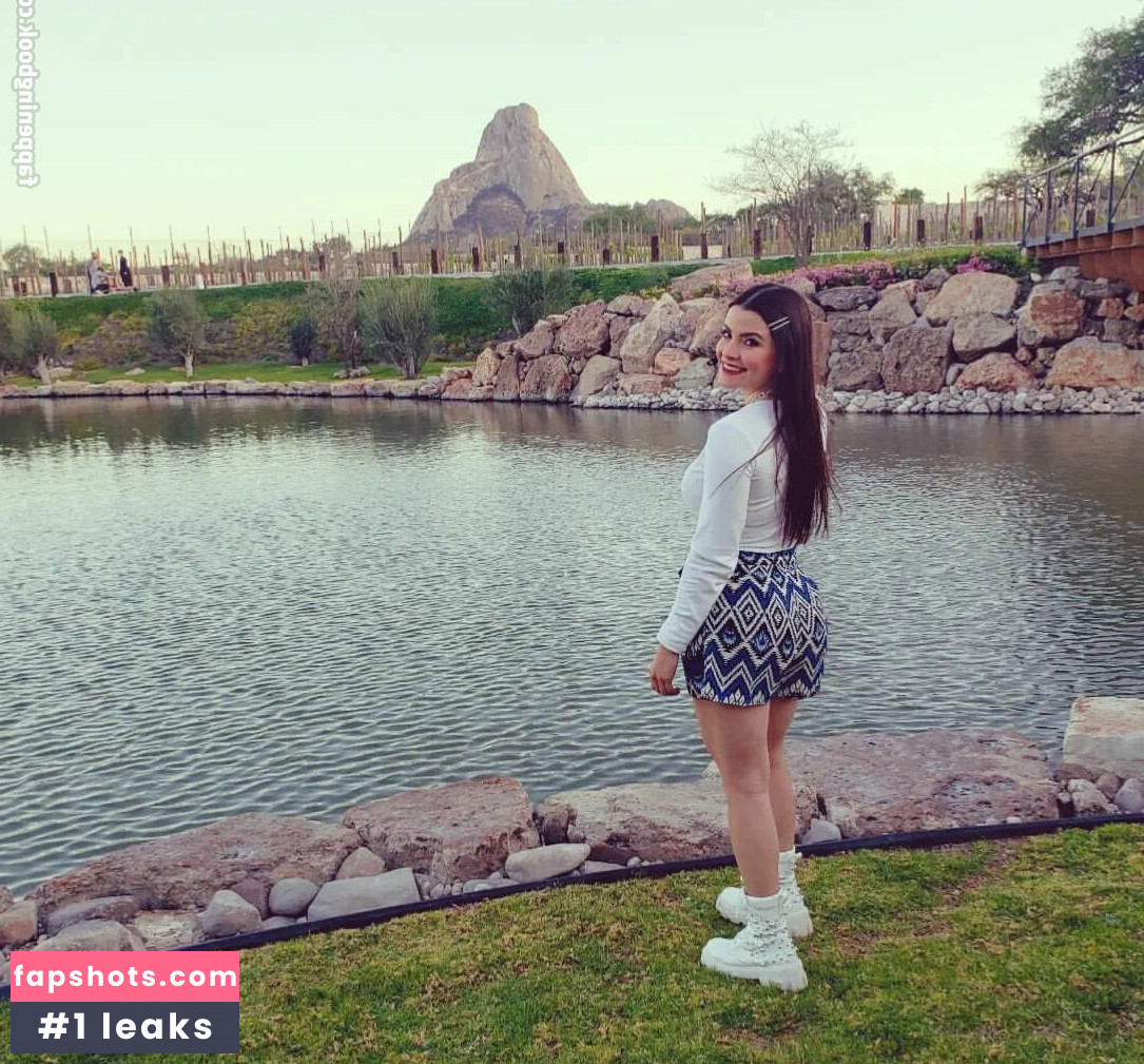 Estefania Salcedo gallery photo #2