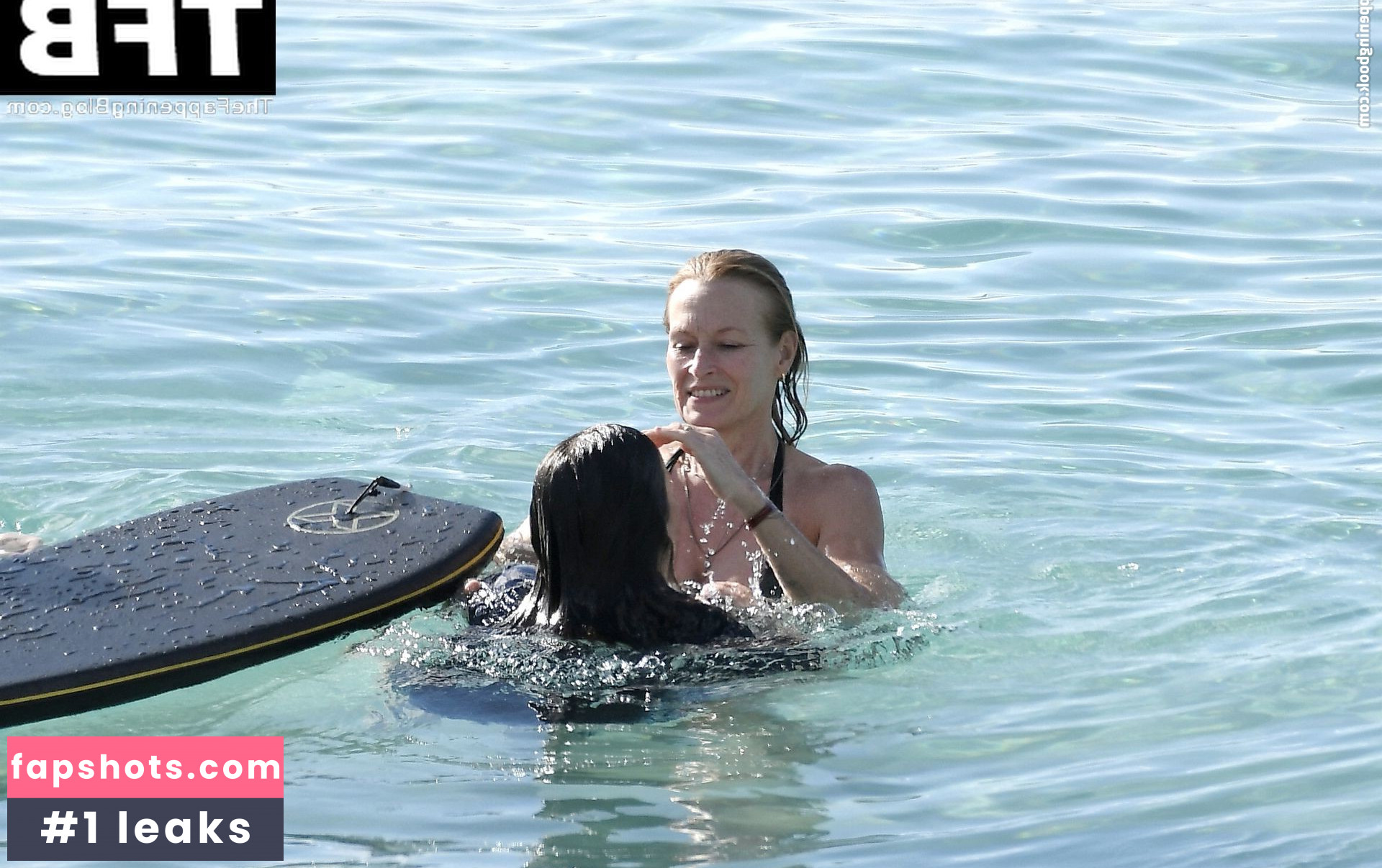 Estelle Lefebure Nahé úniky fotek pouze od fanoušků #40 - Fapshots