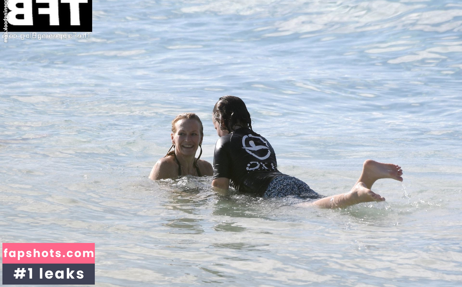 Estelle Lefebure Nahé úniky fotek pouze od fanoušků #44 - Fapshots