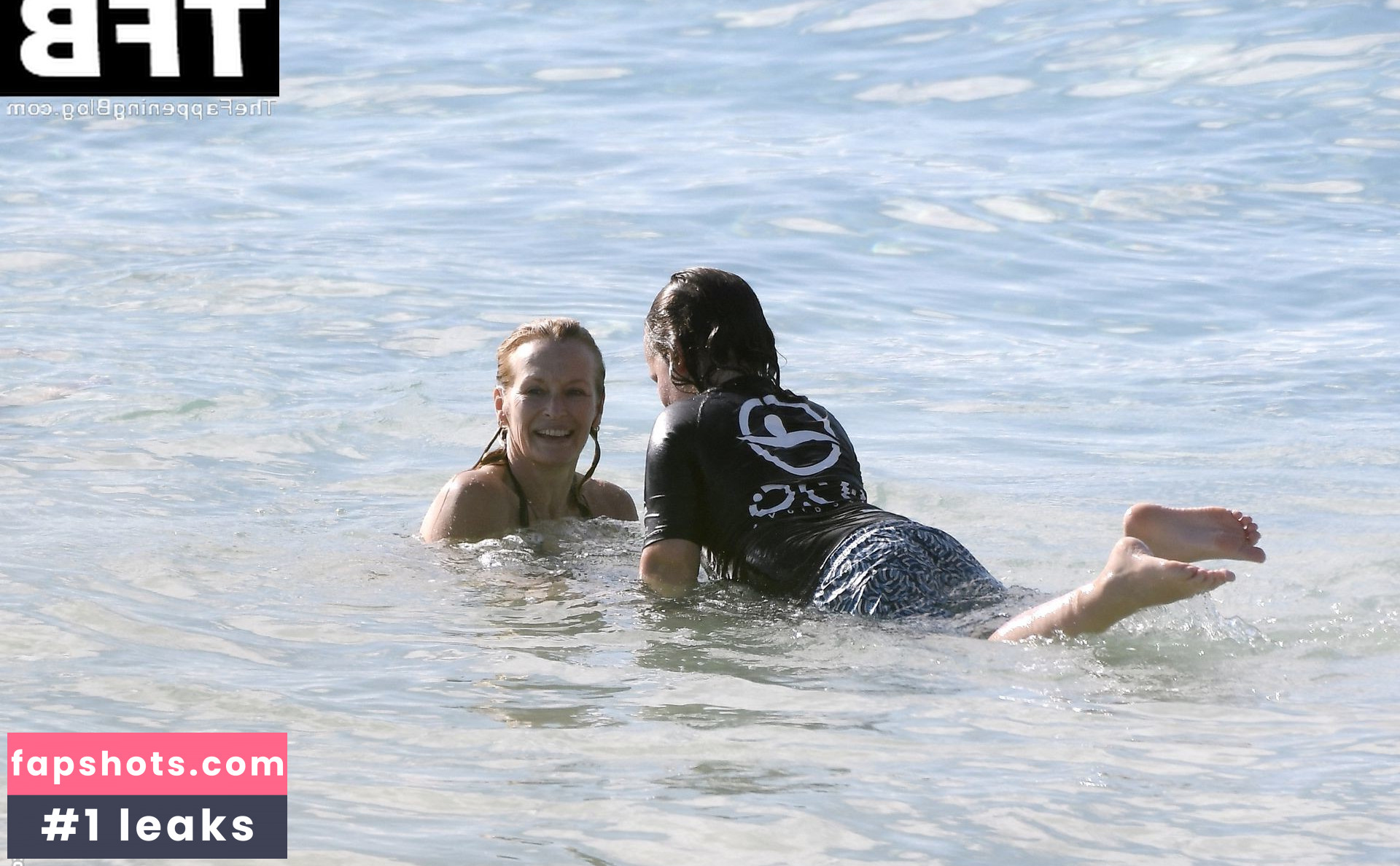 Estelle Lefebure Nahé úniky fotek pouze od fanoušků #45 - Fapshots