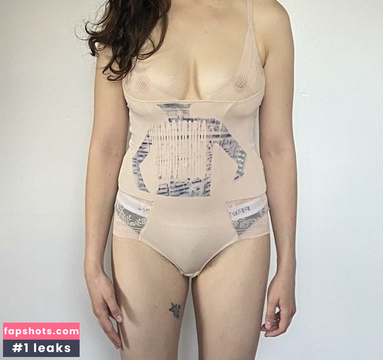 Ester Freider gallery photo #9