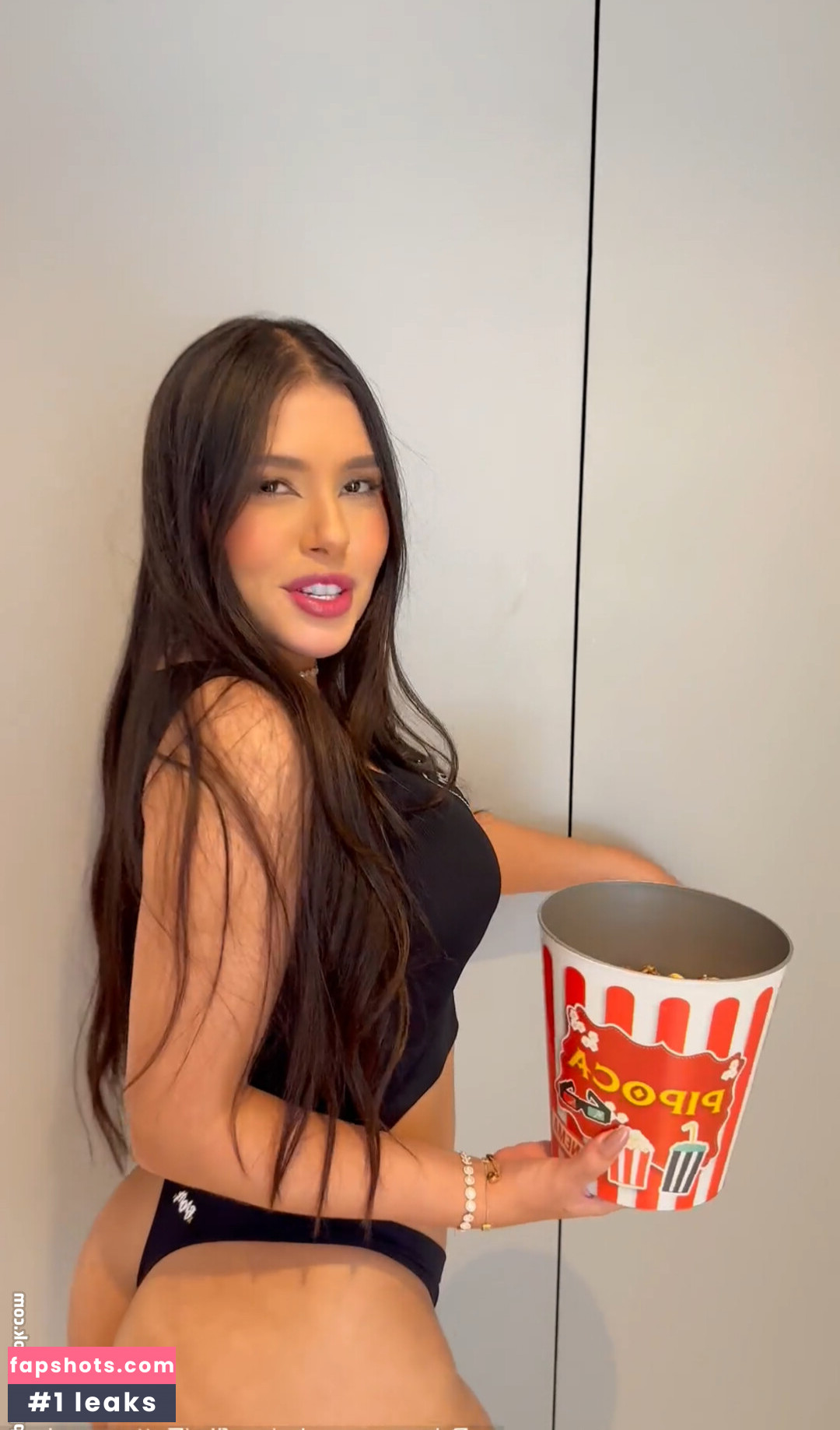 Ester Muniz gallery photo #30