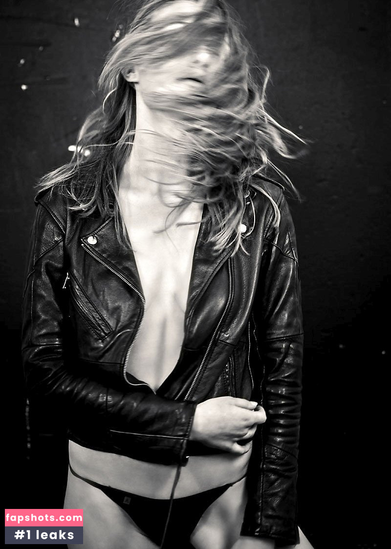 Esther Cronin gallery photo #11