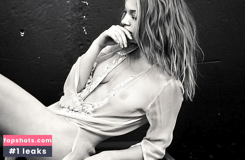 Esther Cronin gallery photo #3