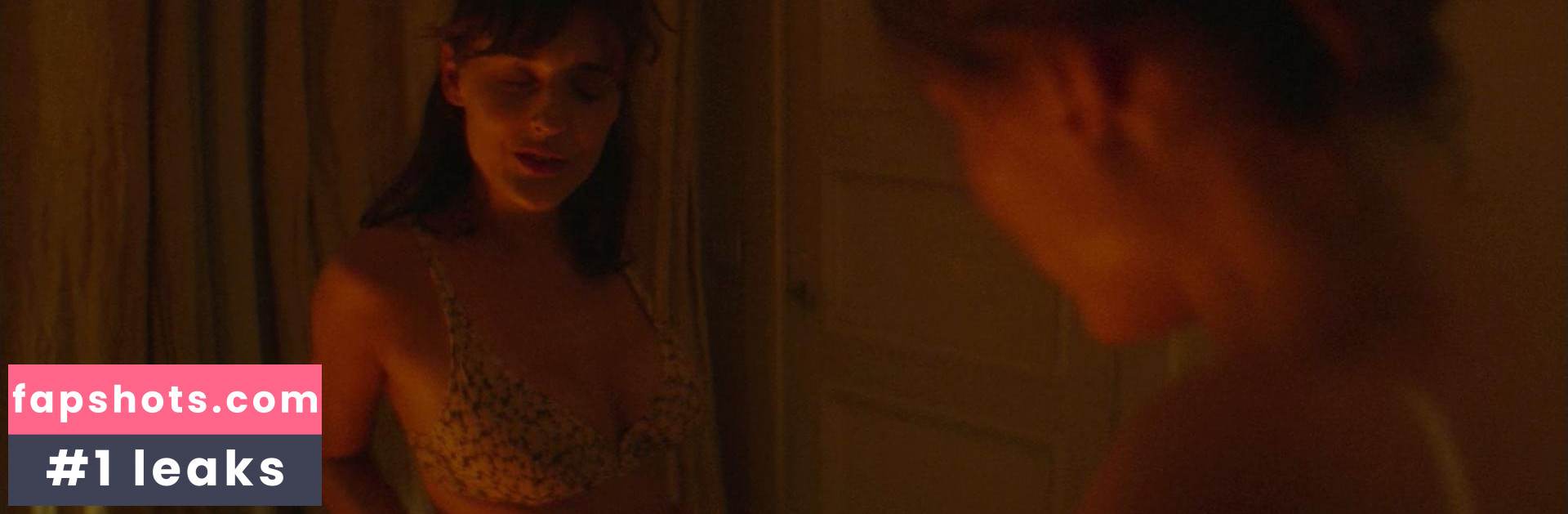 Esther Garrel gallery photo #8