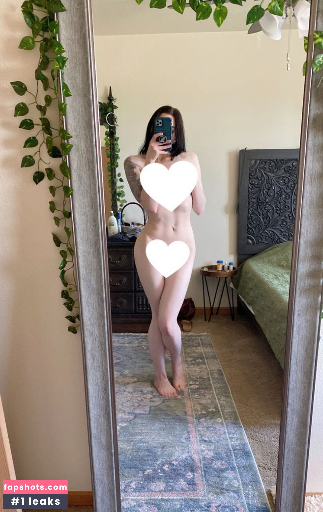 Esther Lynnrie gallery photo #2