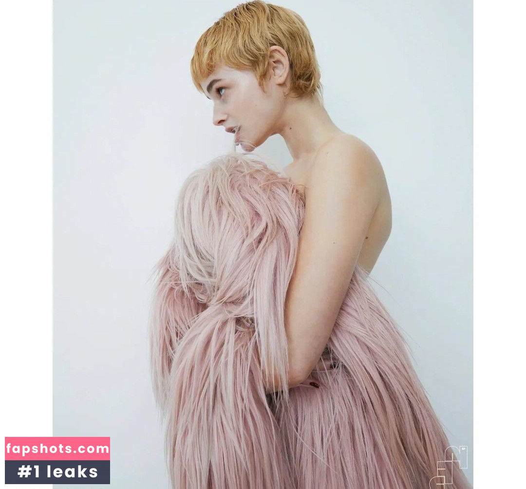 Esther McGregor nude babe gallery