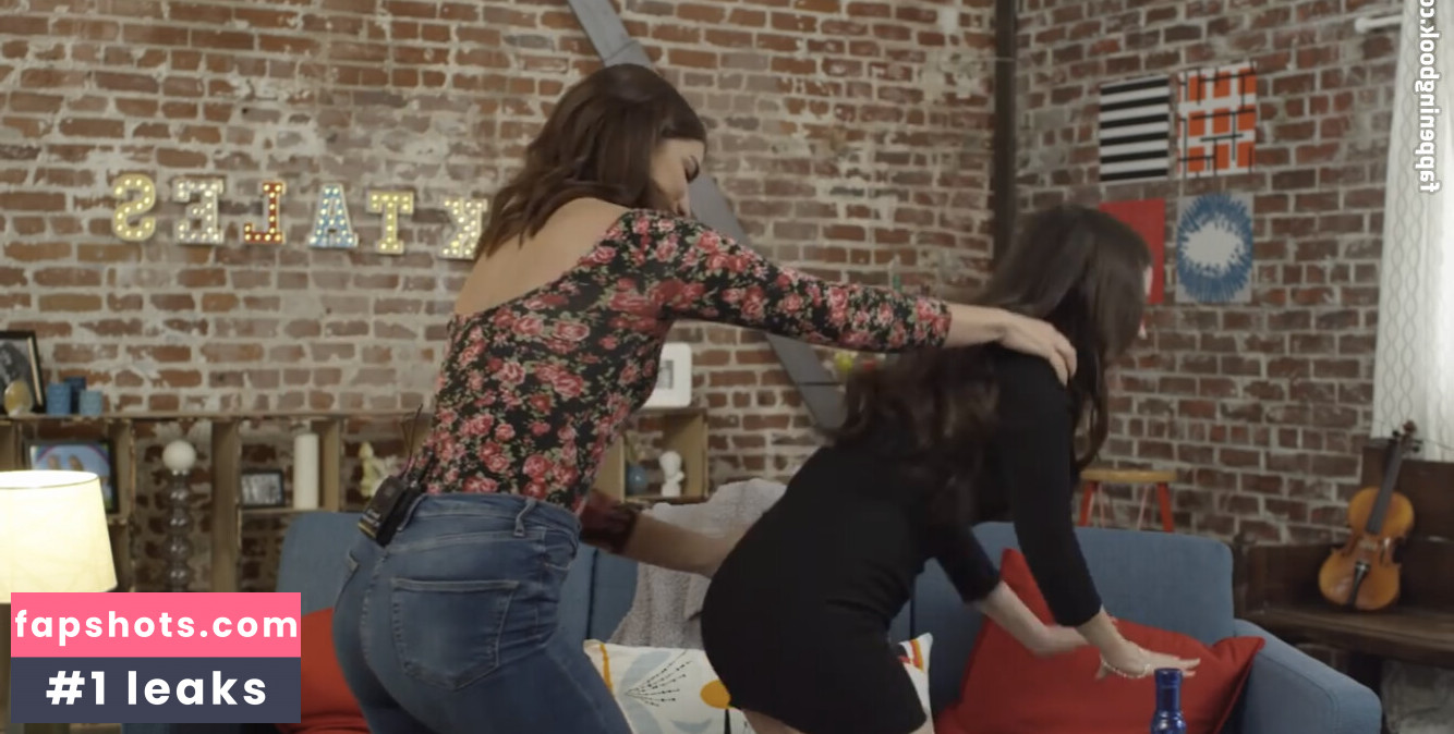 Esther Povitsky gallery photo #16