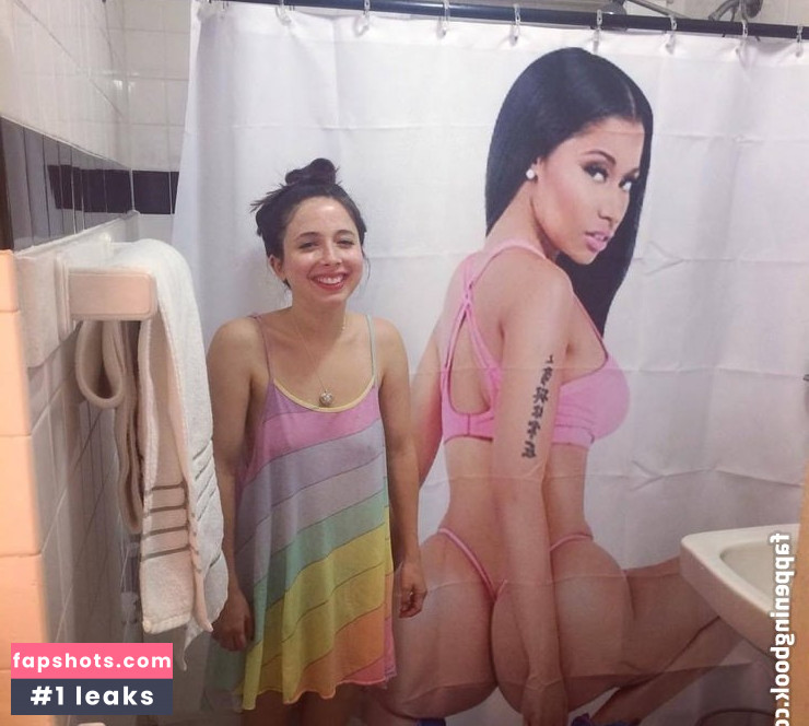 Esther Povitsky gallery photo #31