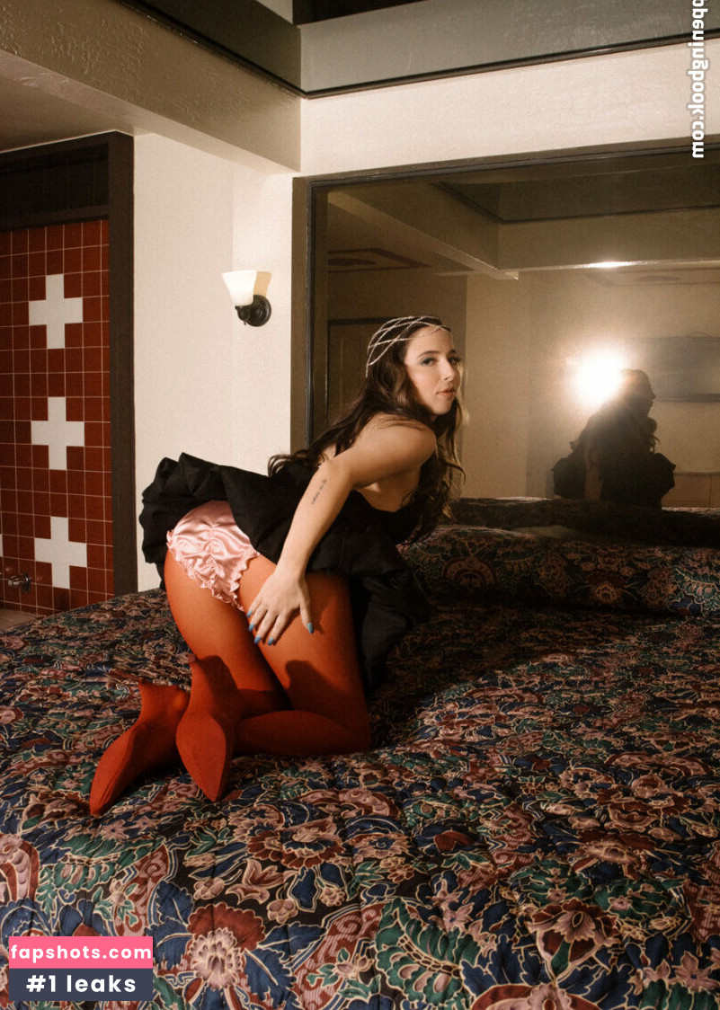 Esther Povitsky gallery photo #42