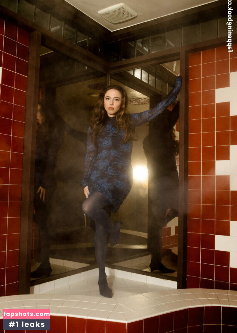 Esther Povitsky gallery photo #46