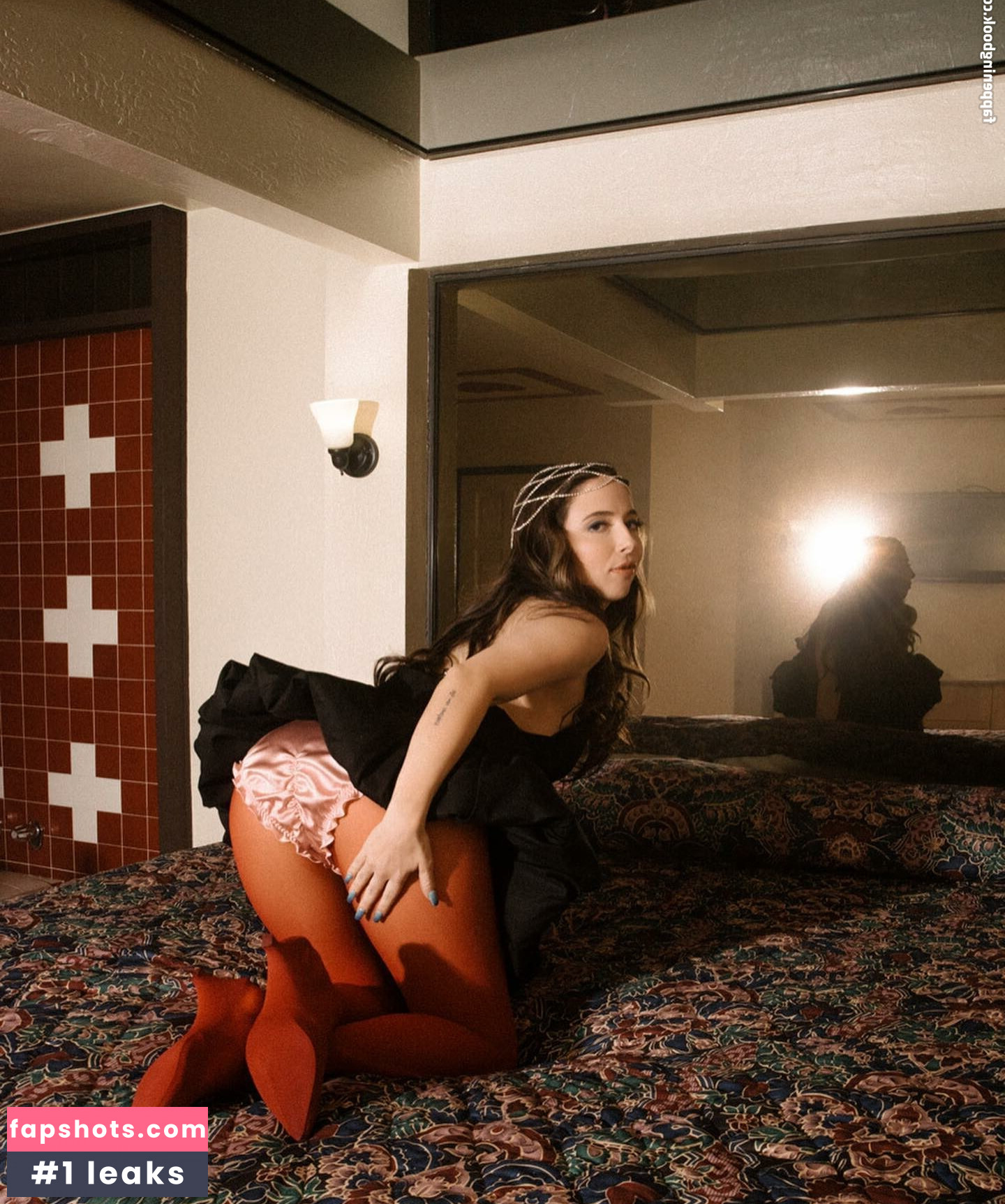 Esther Povitsky gallery photo #51