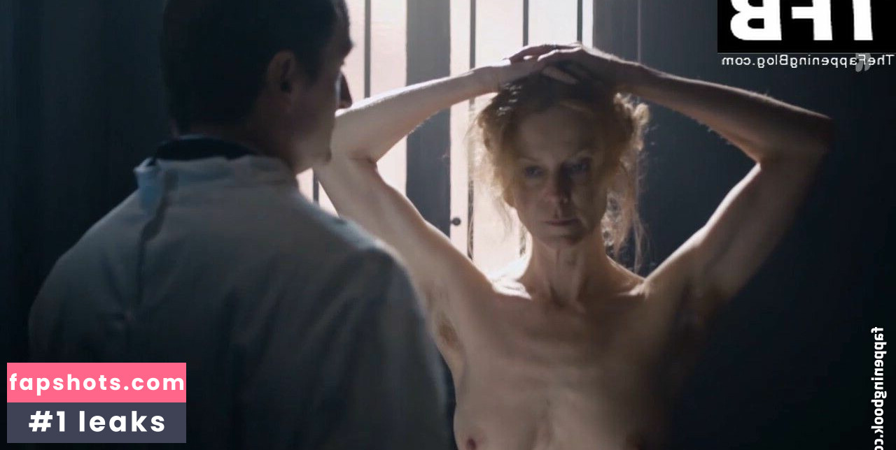 Esther Schweins gallery photo #2