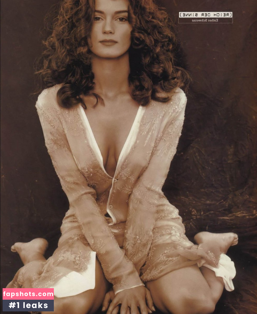 Esther Schweins gallery photo #34