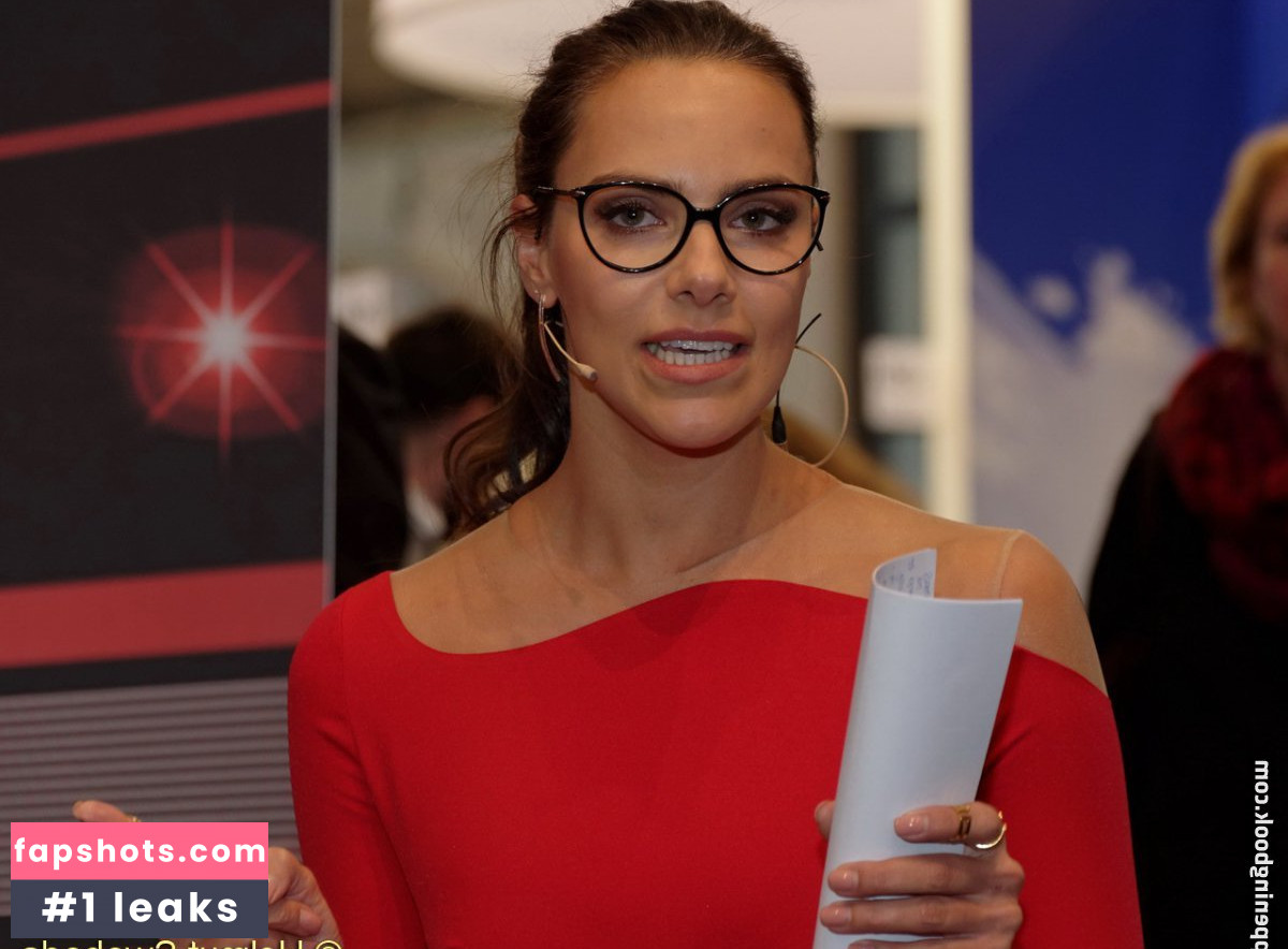 Esther Sedlaczek gallery photo #21