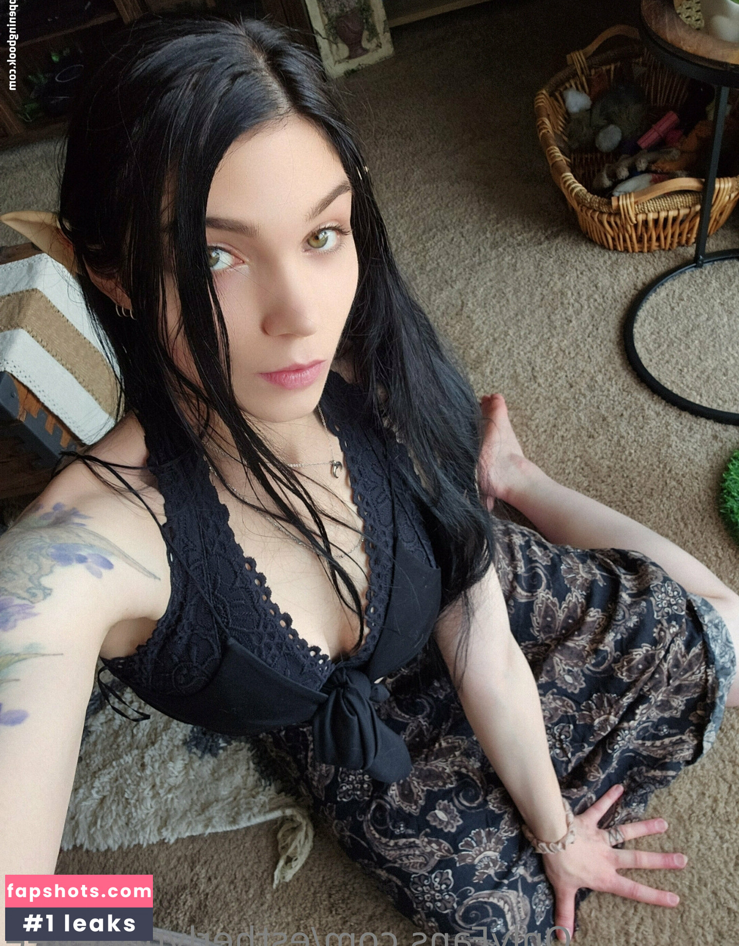 estherlynnriefree nude babe gallery