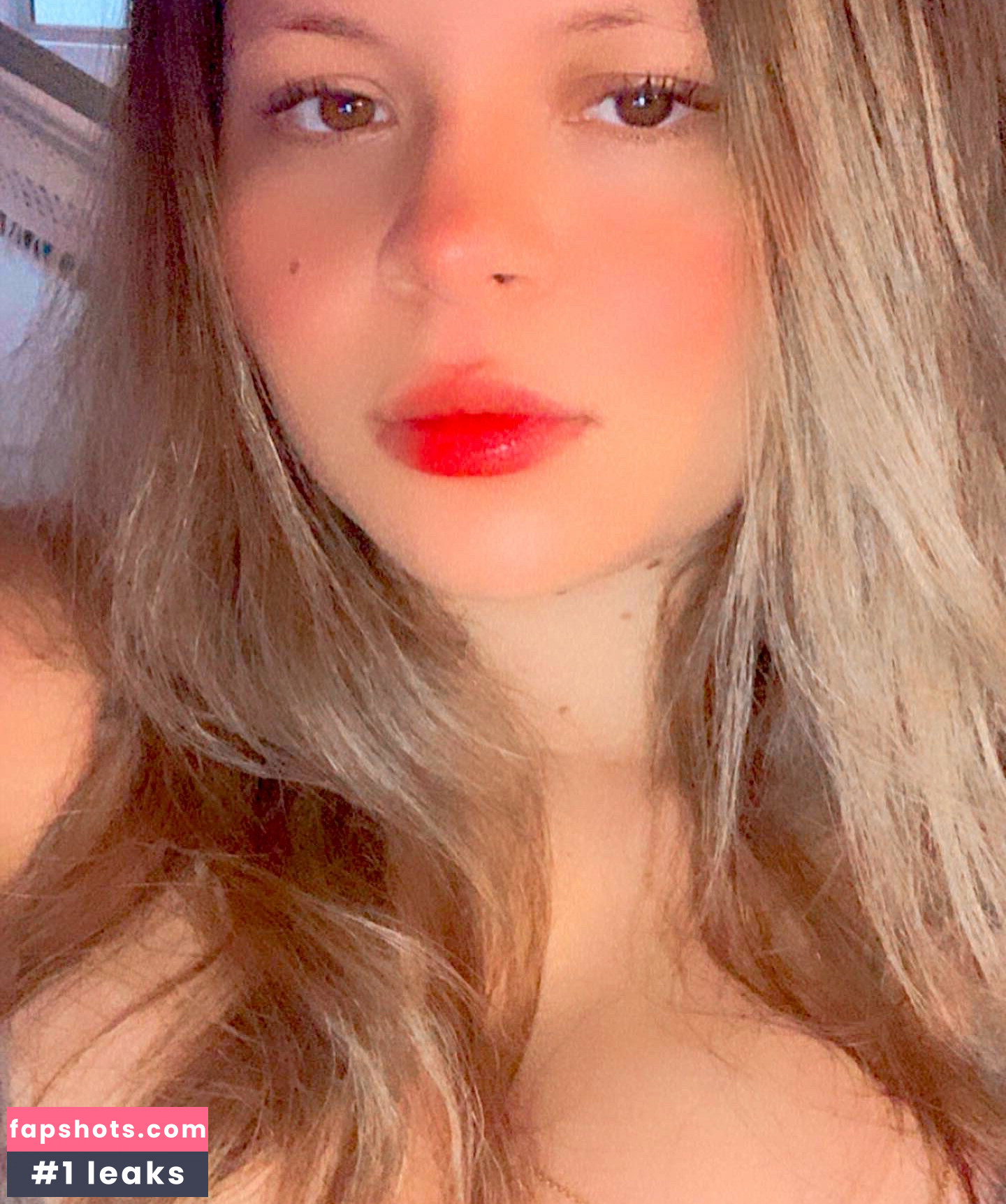 estrelaJani gallery photo #6