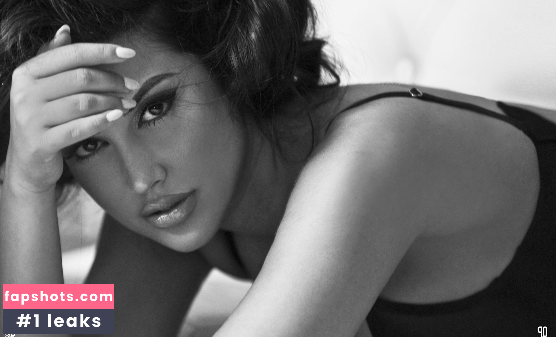 Estrella Nouri gallery photo #33