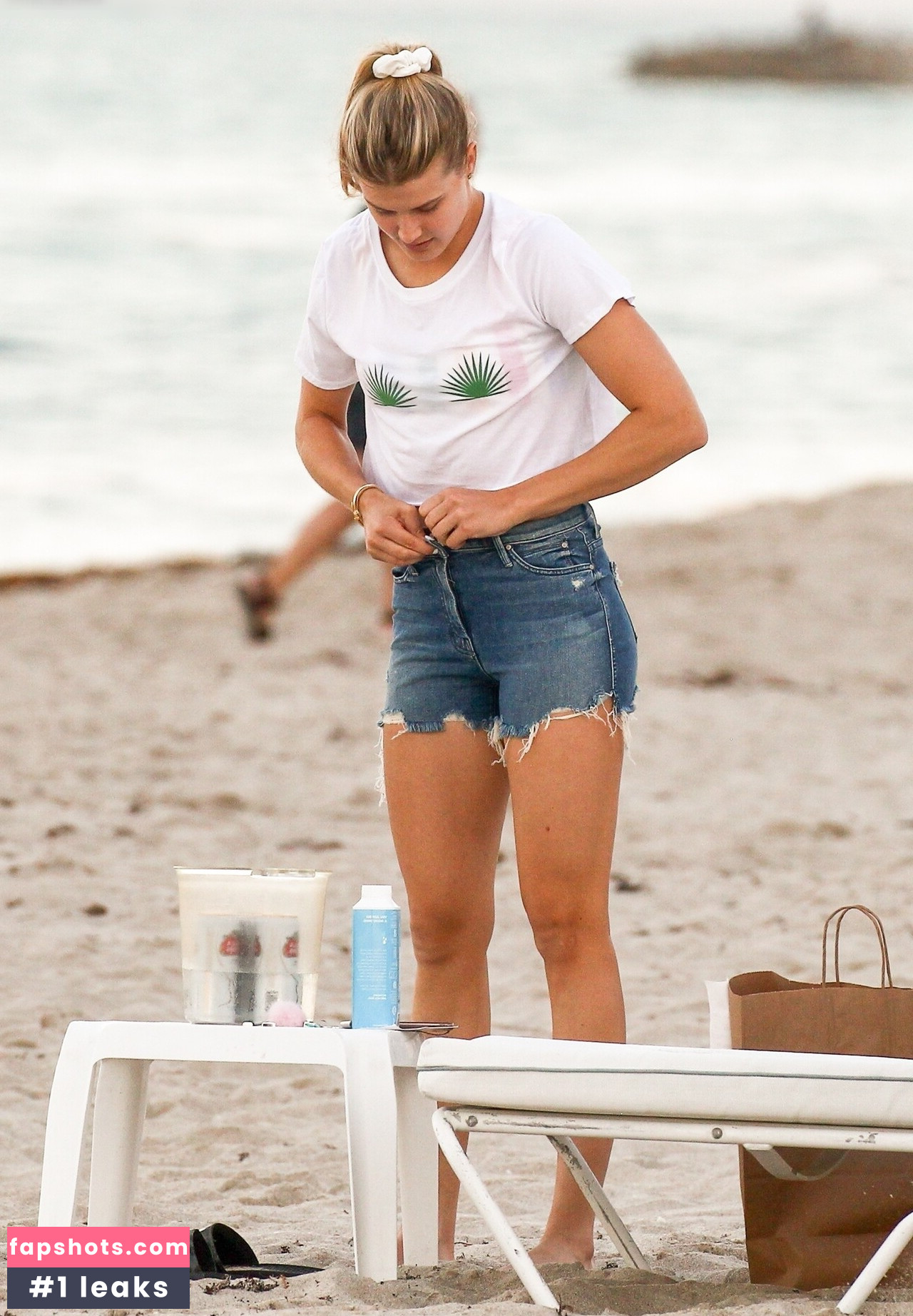 Eugenie Bouchard gallery photo #20