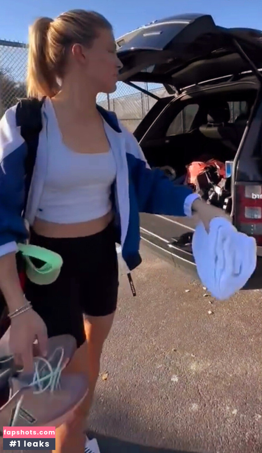 Eugenie Genie Bouchard gallery photo #131