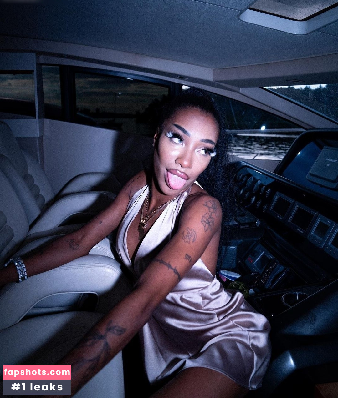 Eunique gallery photo #6