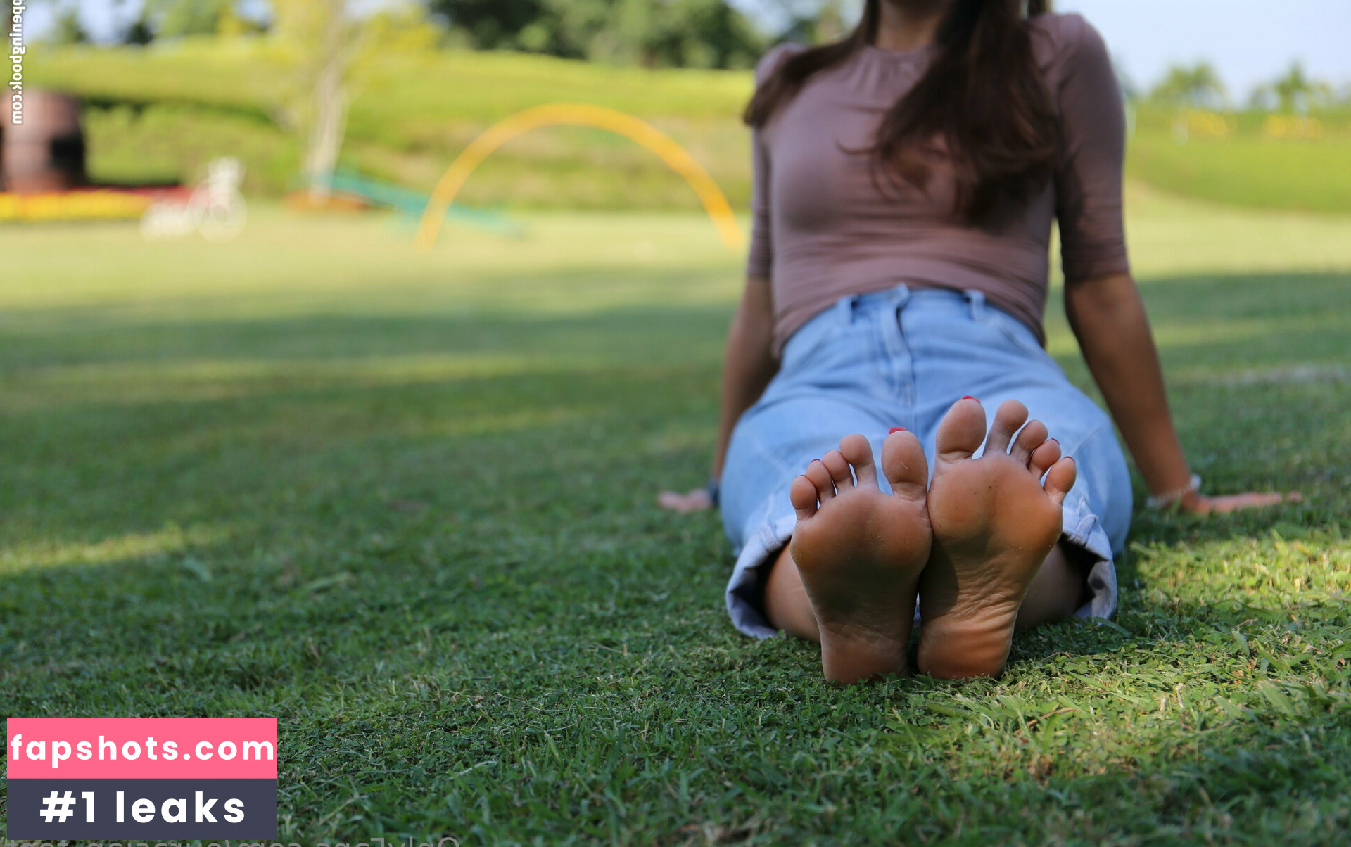 eurasian_feet gallery photo #44