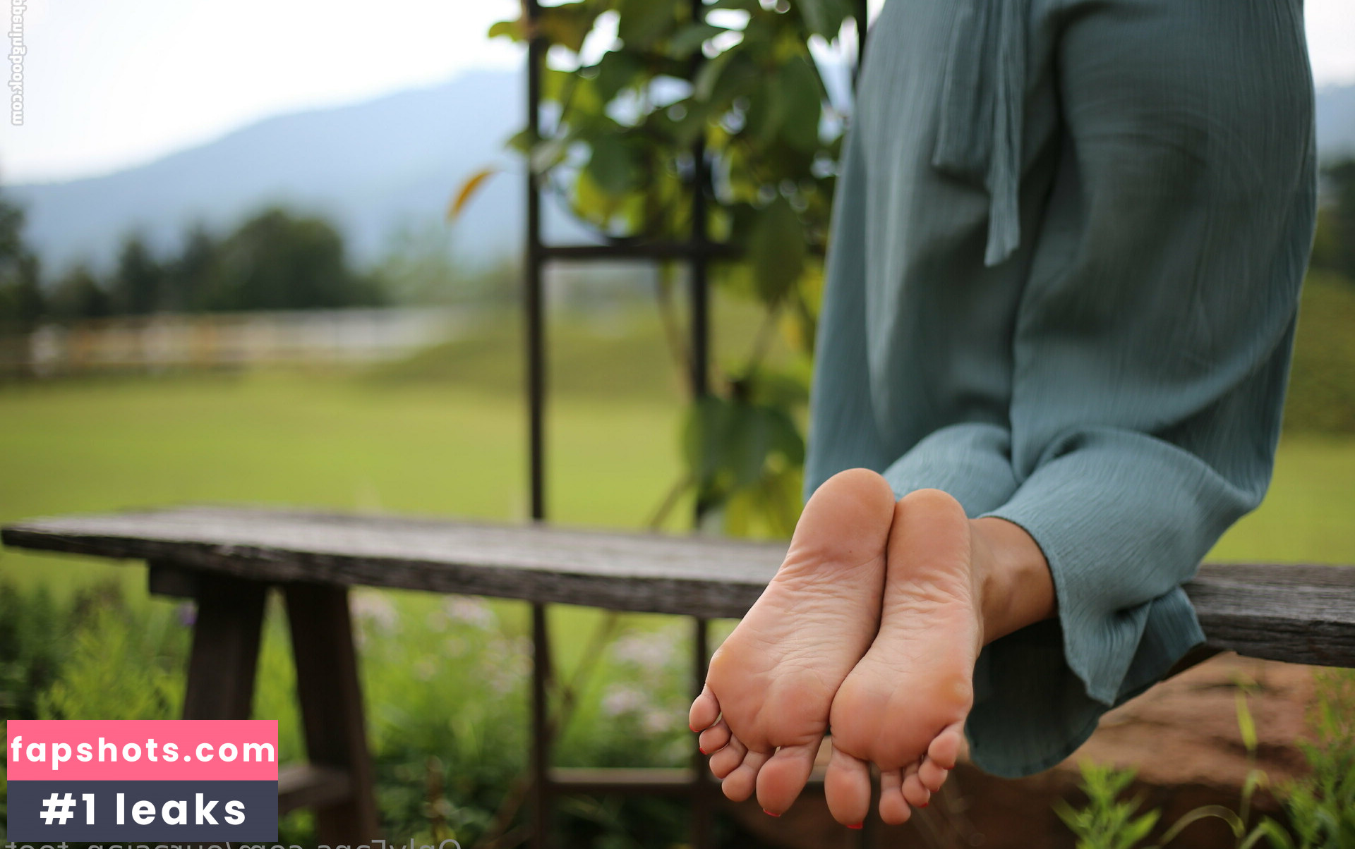 eurasian_feet gallery photo #57