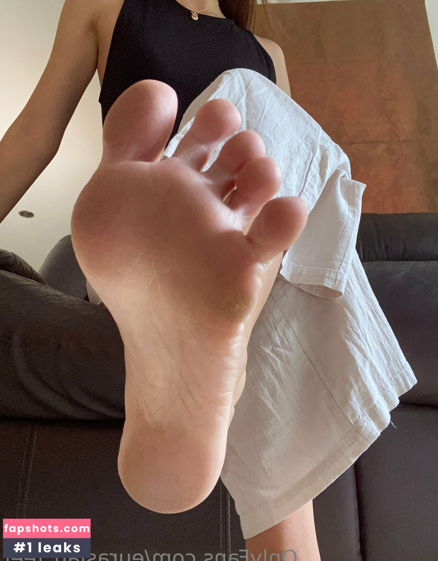 eurasian_feet gallery photo #58