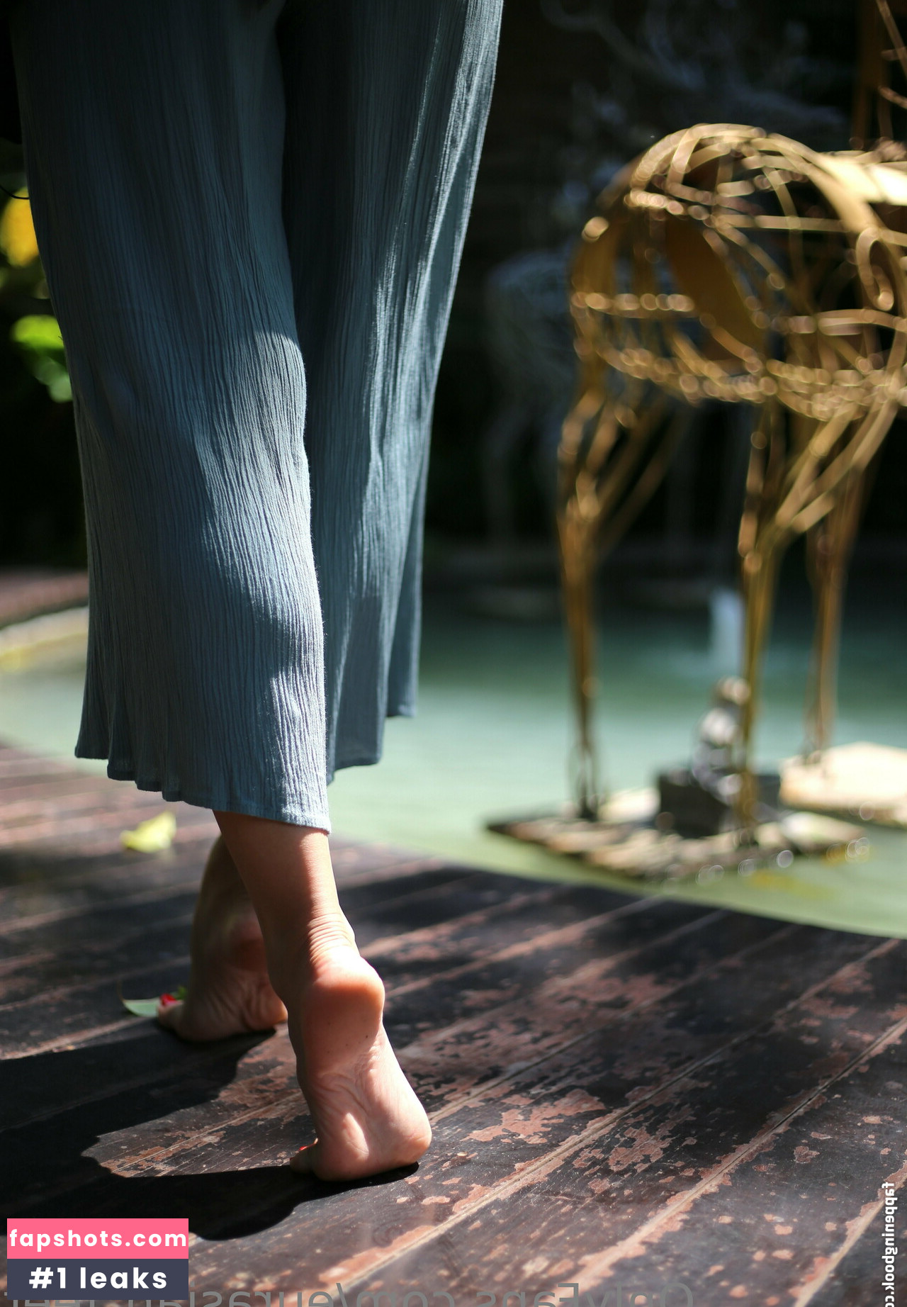 eurasian_feet gallery photo #8