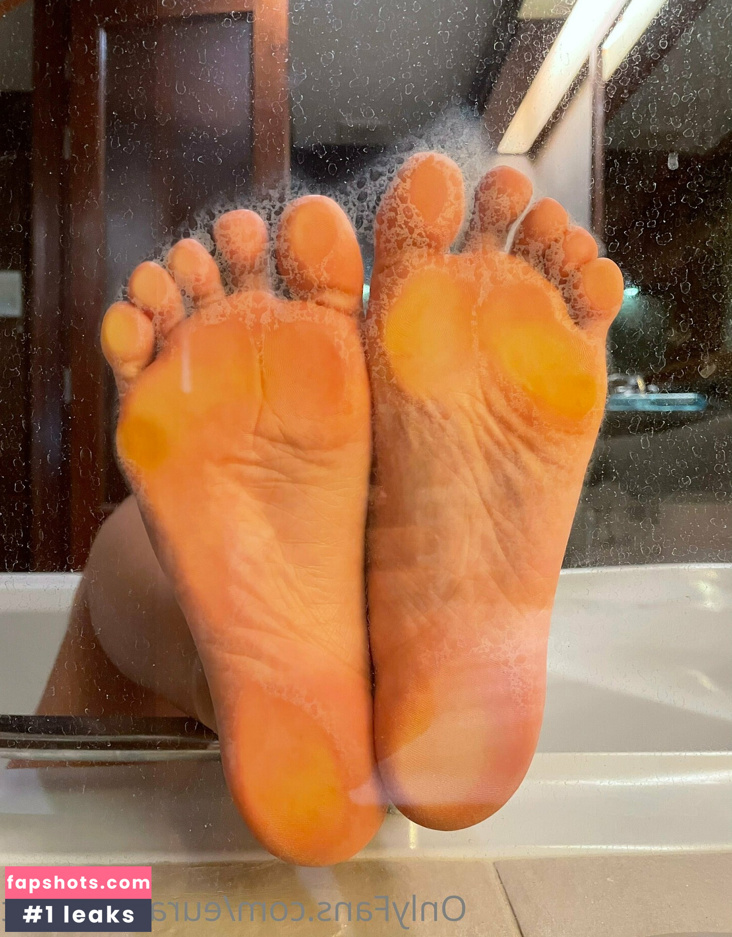 eurasian_feet gallery photo #81