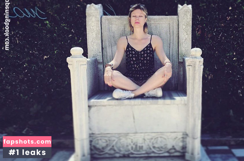 Euridice Axen Nude Leaks OnlyFans Photos #22 - LeakJerk