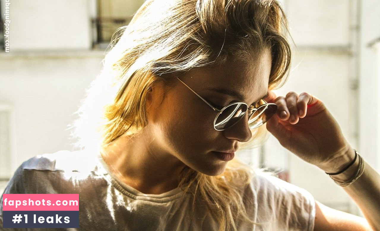 Eva Biechy gallery photo #104