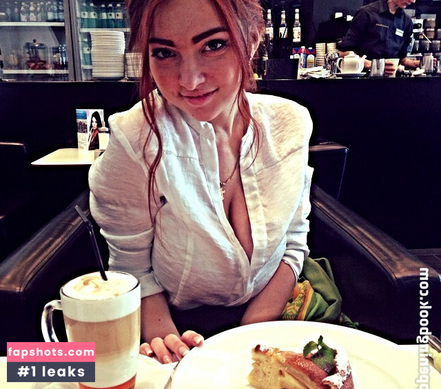 Eva Bogut gallery photo #14