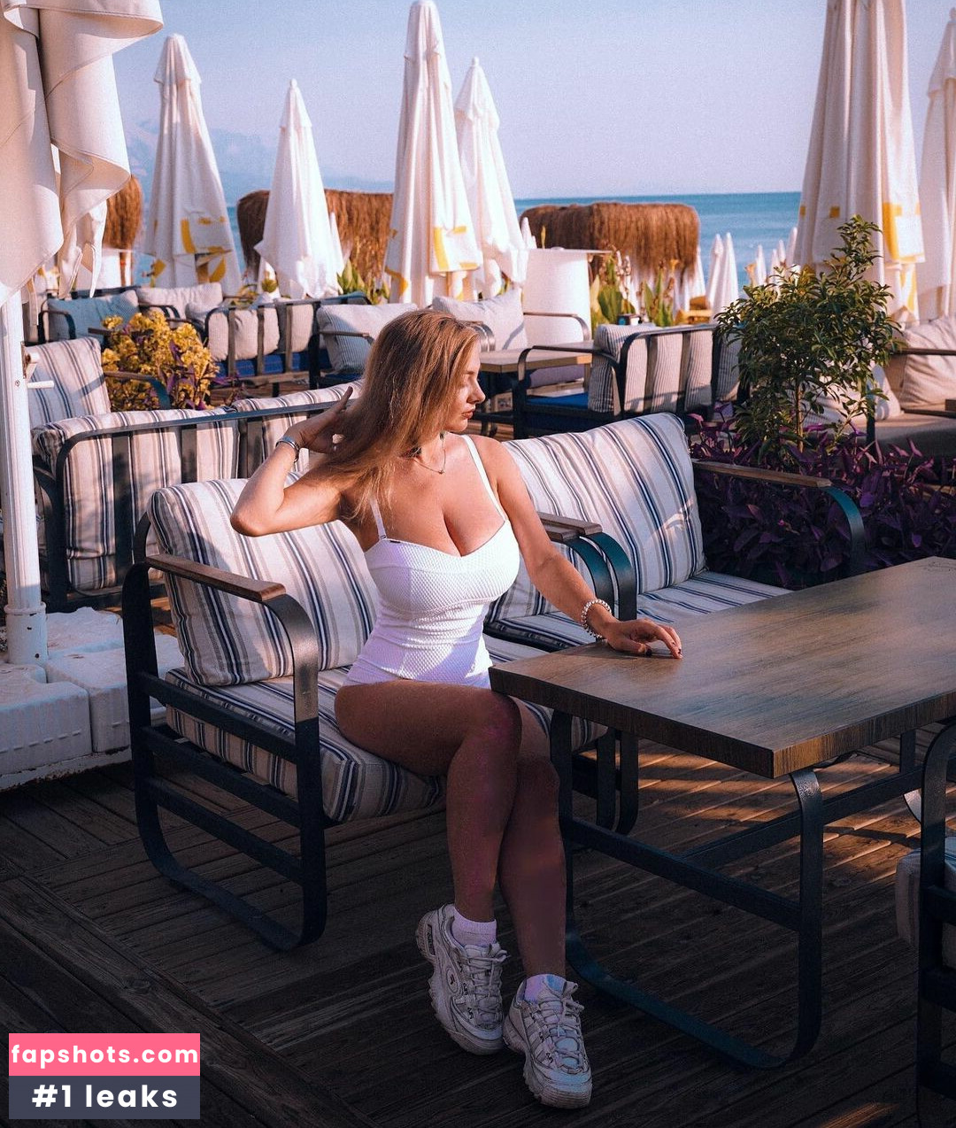 Eva Bogut gallery photo #6