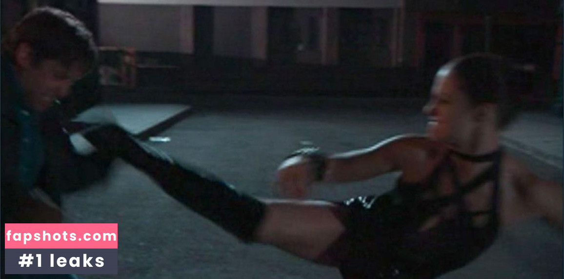 Eva Derrek gallery photo #15