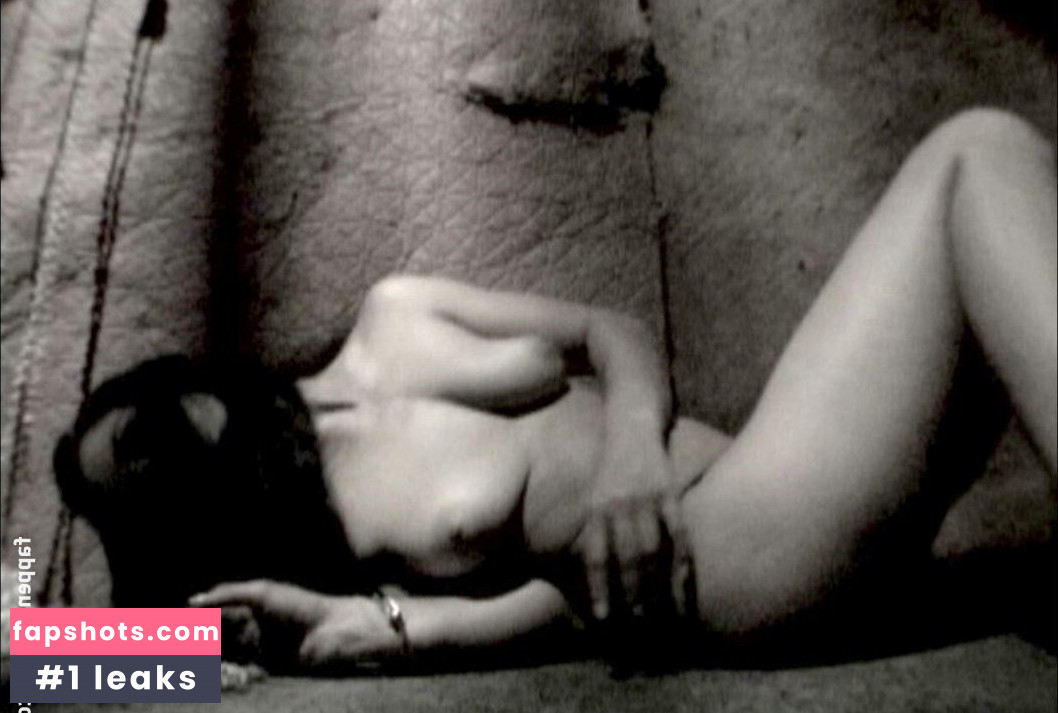 Eva Derrek gallery photo #33