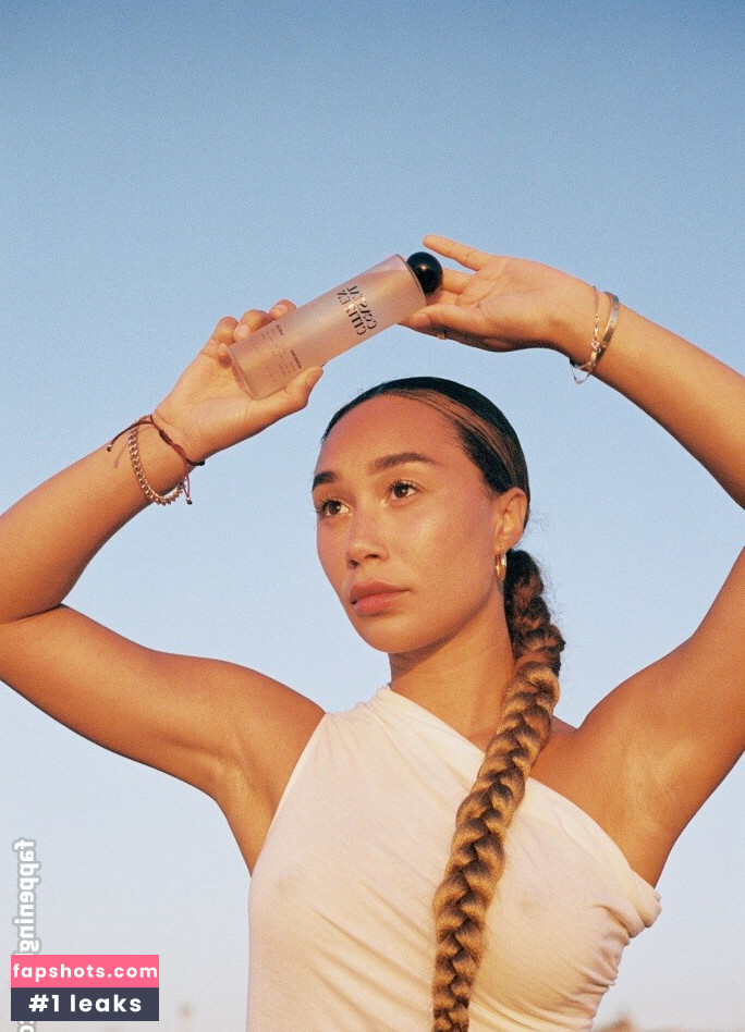 Eva Gutowski gallery photo #14