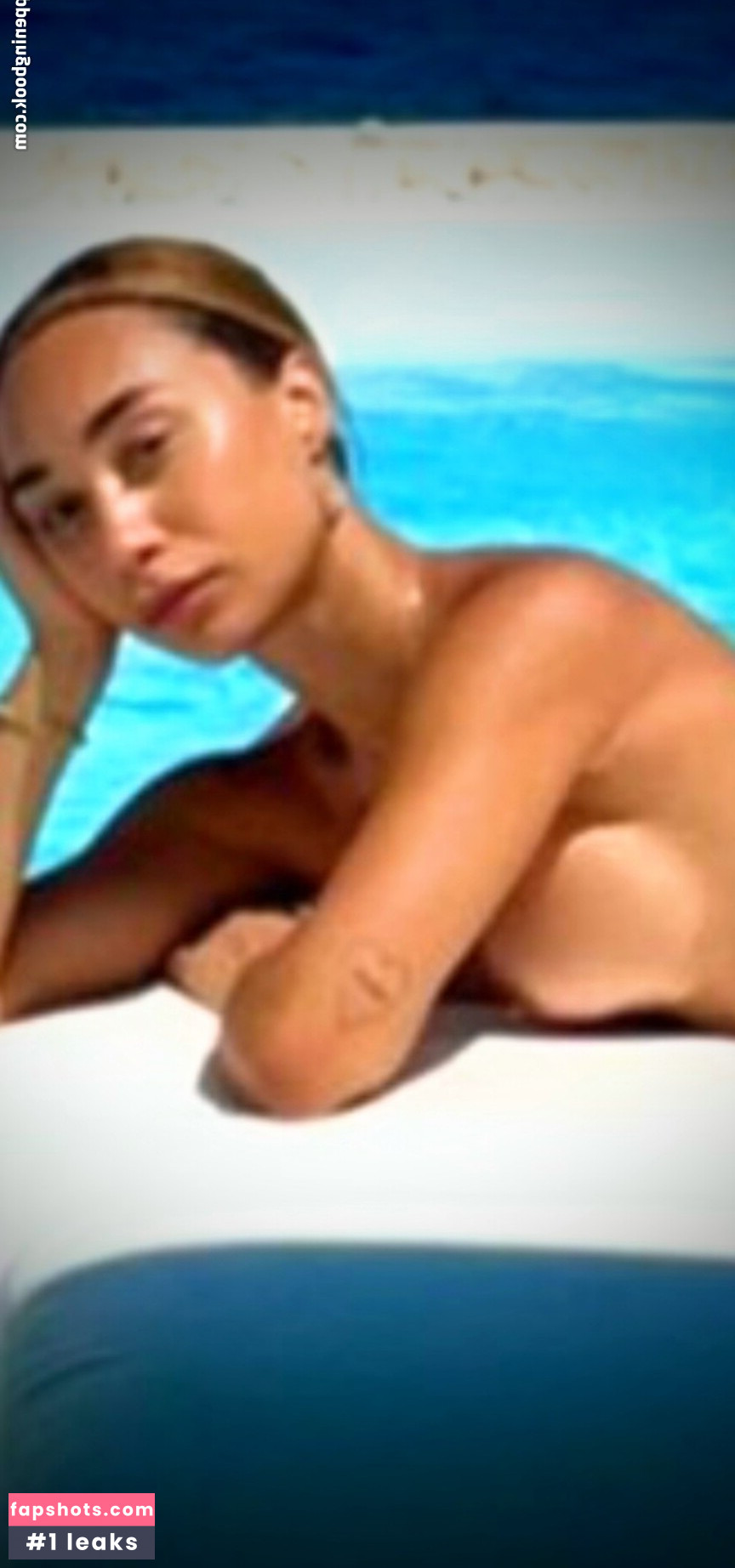 Eva Gutowski gallery photo #17