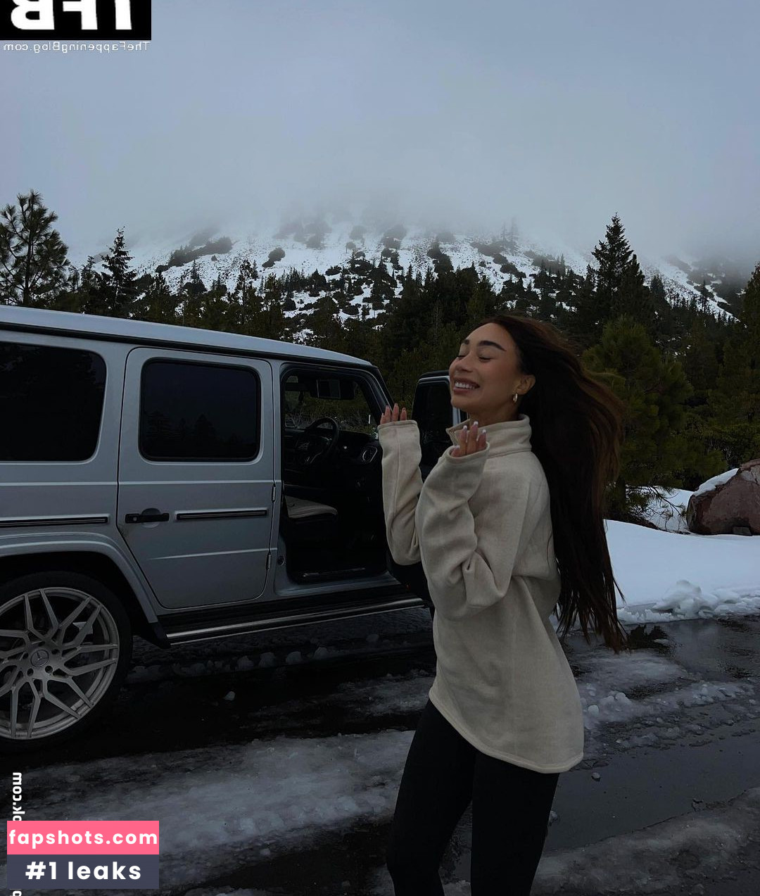Eva Gutowski gallery photo #22