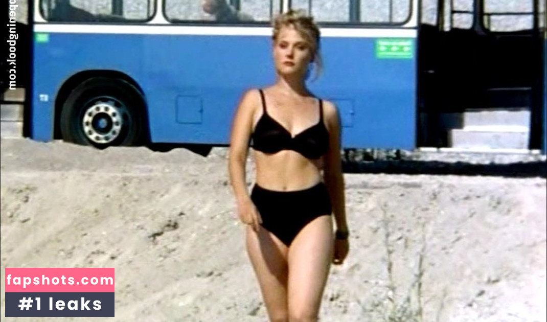 Eva Haßmann gallery photo #11