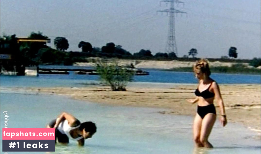 Eva Haßmann gallery photo #10