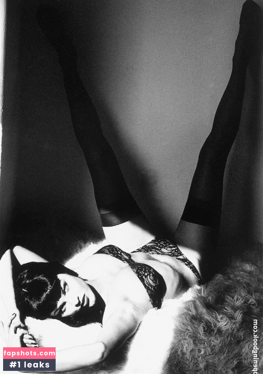 Eva Herzigova gallery photo #75