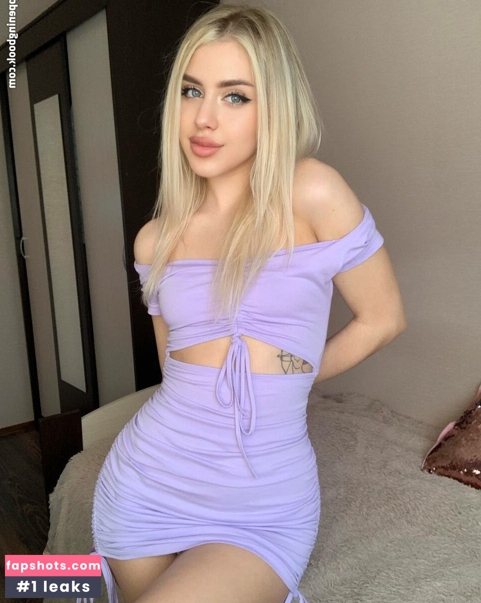 Eva Holiday gallery photo #4